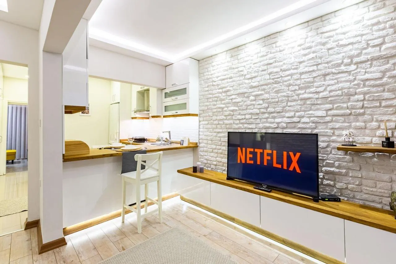Missafir Exquisite Flat With Backyard And Excellent Location Near Trendy Attractions In Nisantasi, Sisli Apartment Istanbul