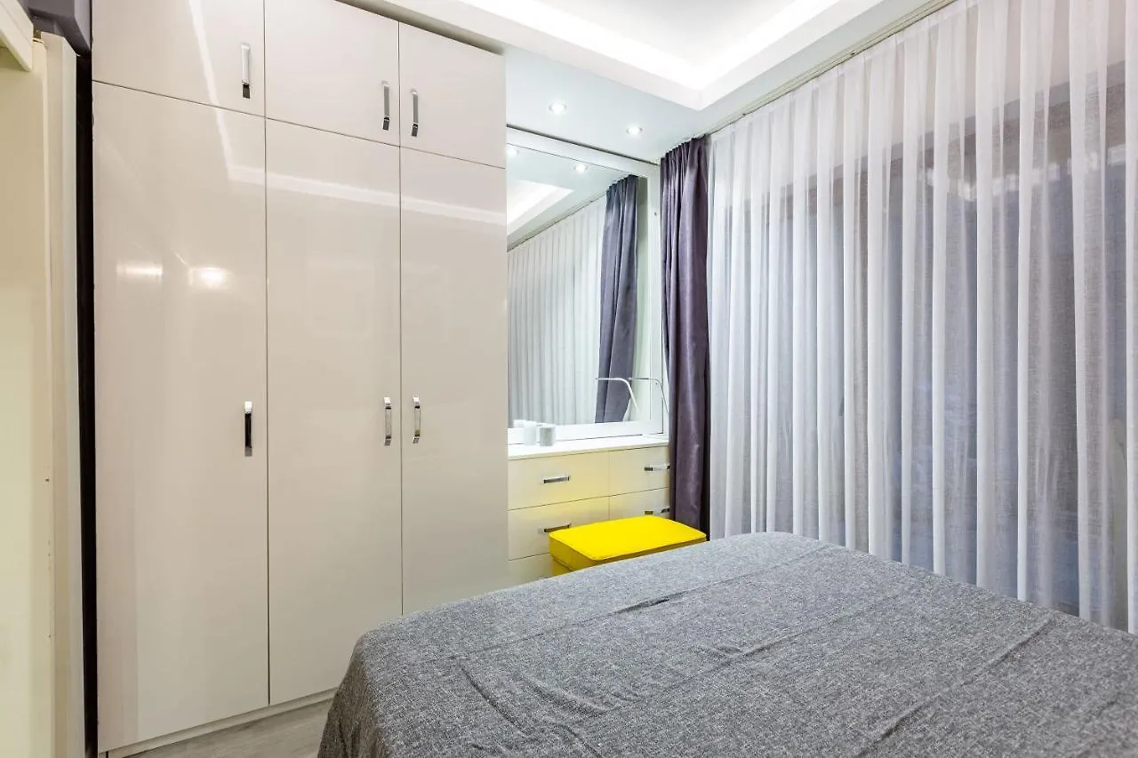 Missafir Exquisite Flat With Backyard And Excellent Location Near Trendy Attractions In Nisantasi, Sisli Apartment Istanbul
