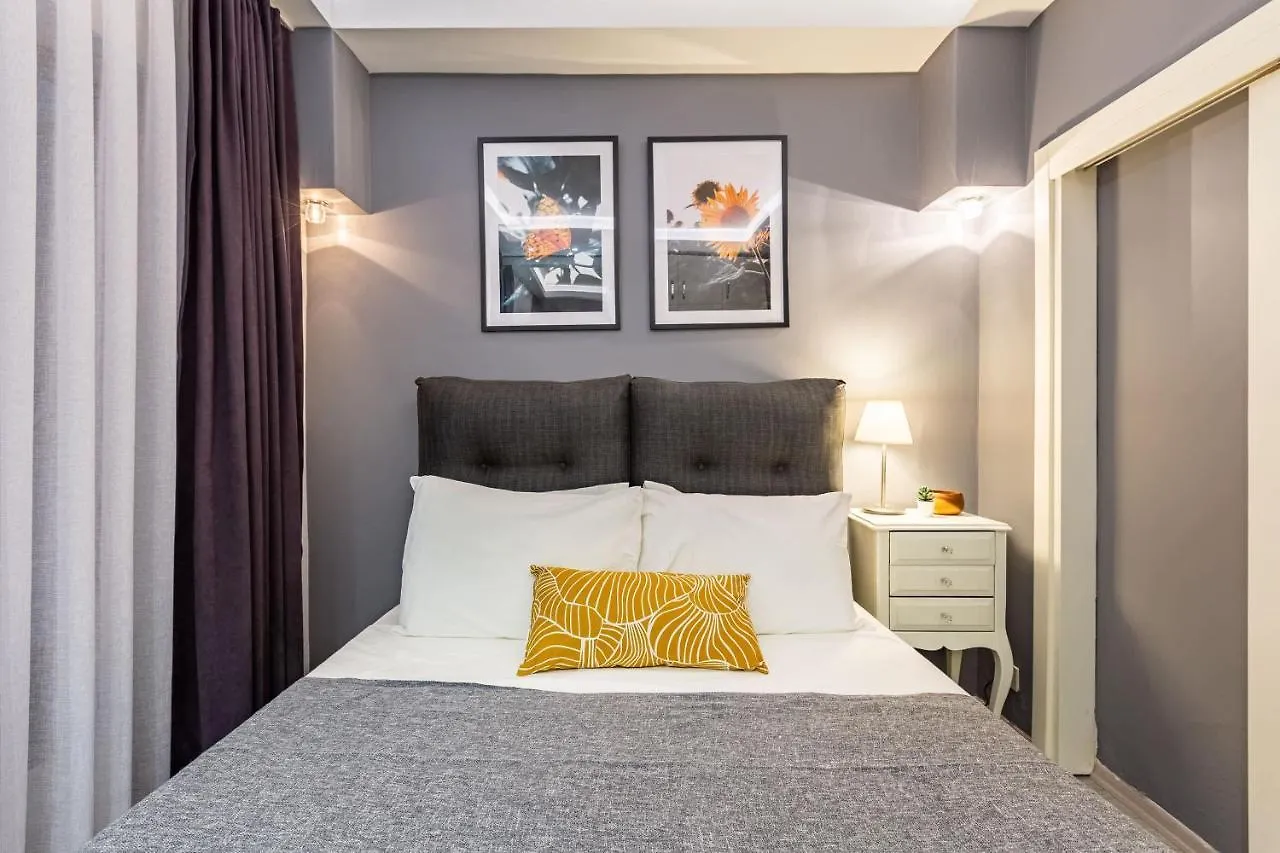Missafir Exquisite Flat With Backyard And Excellent Location Near Trendy Attractions In Nisantasi, Sisli Apartment Istanbul
