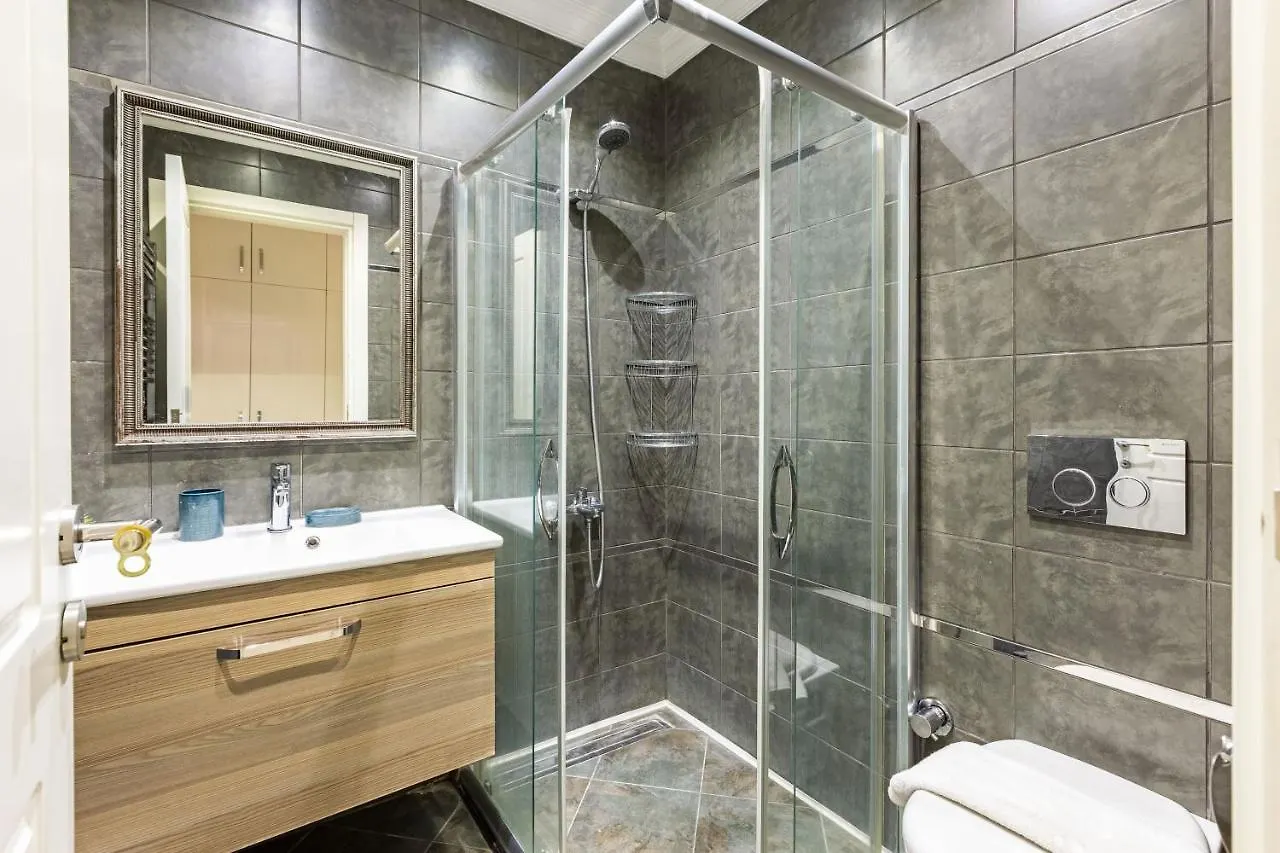 Missafir Exquisite Flat With Backyard And Excellent Location Near Trendy Attractions In Nisantasi, Sisli Apartment Istanbul